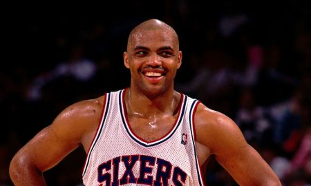 Charles Barkley in a jersey of Philadelphia 76ers.
